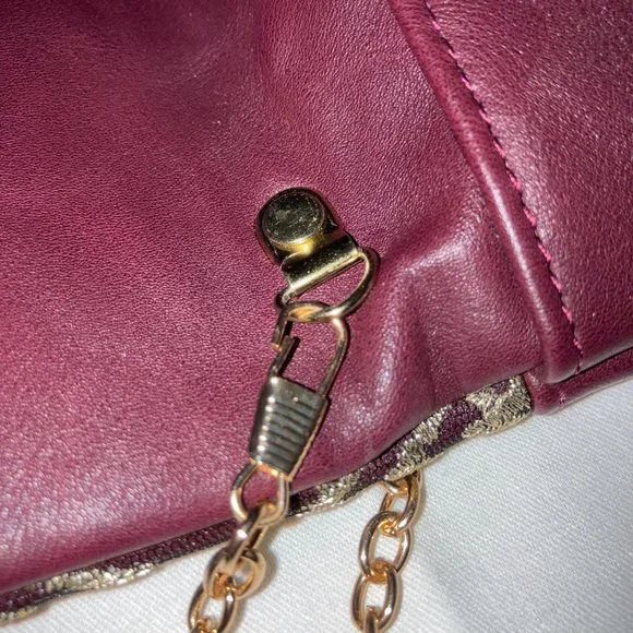 🔥HP🔥 AMETHYST CLUTCH BAG/  EMBROIDERED GEOMETRIC DETAIL & GOLD CHAIN STRAP - Picture 5 of 8